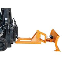 Snow plow with pendulum suspension and adjustable blade