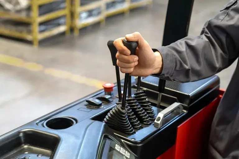 Electric Stand-on Reach Truck 1800kg - CQD18S2