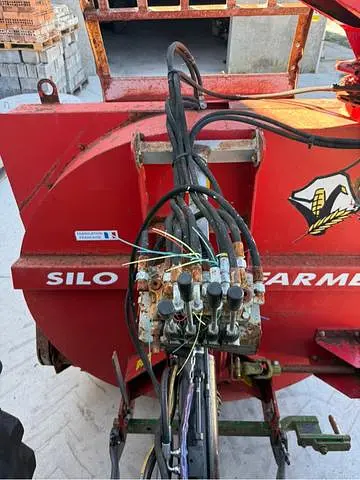 Encamadora suspendida Silofarmer 280