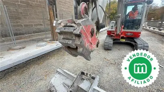 Miniexcavadora Takeuchi TB 250