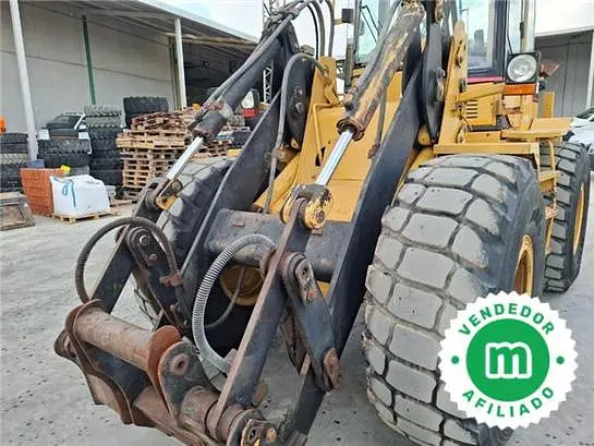 Caterpillar IT24F loader