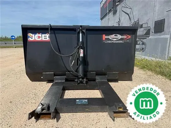 Hydraulic high dump bucket