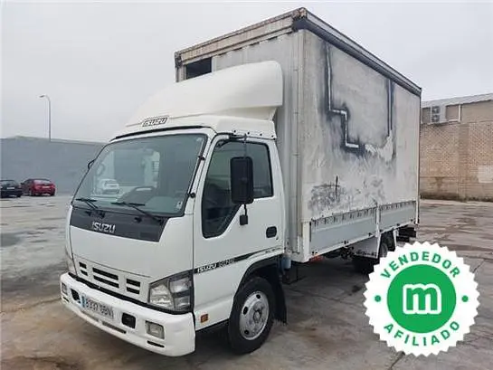 Isuzu NPR88 open box truck