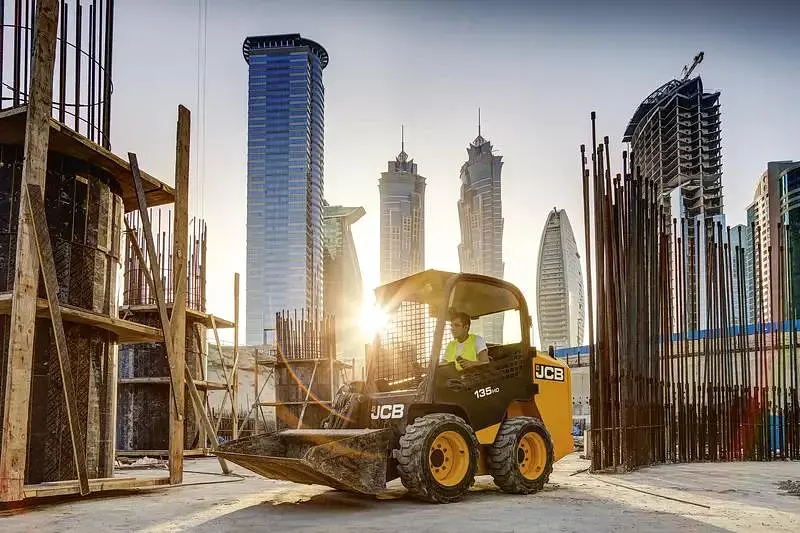 JCB 135 radial lift skid steer loader with small platform