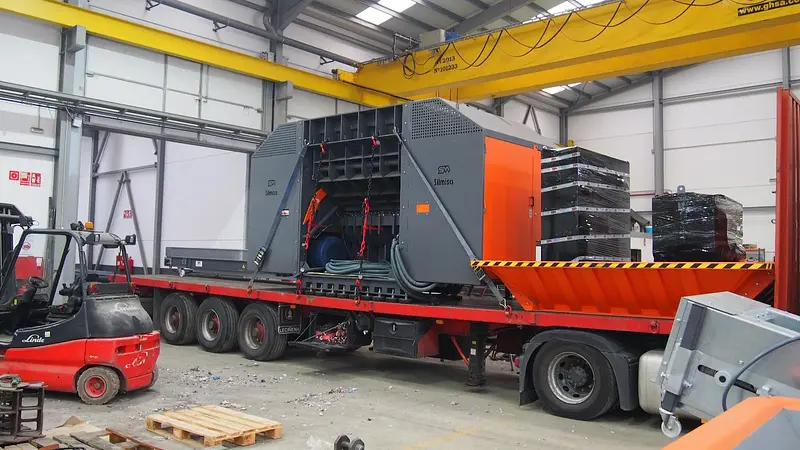 Taurus shredding machine