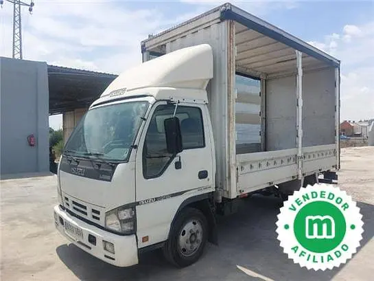 Isuzu NPR88 open box truck