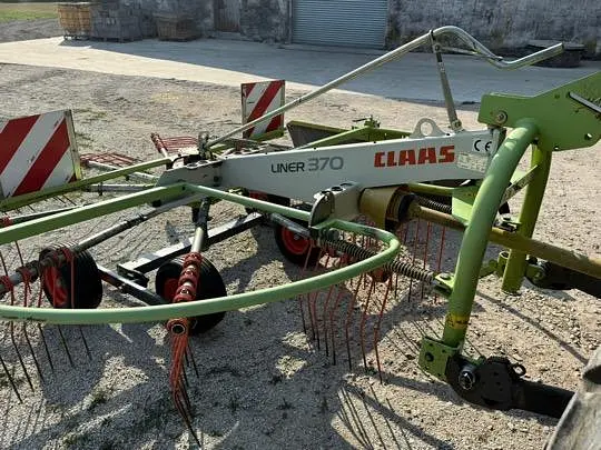 Rastrillo hilerador Claas Liner 370