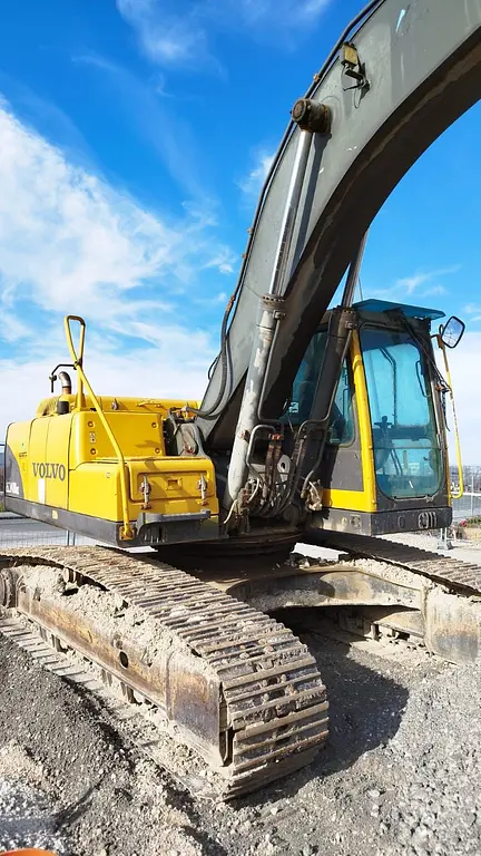 Volvo EC240 Crawler Excavator