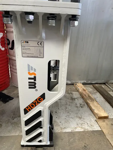 STM HD2G hydraulic hammer