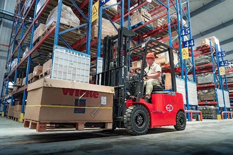 4-wheel Li-ion Counterbalance Forklift 2.0T - EP EFL201
