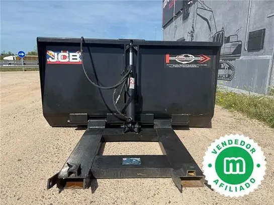 Hydraulic high dump bucket