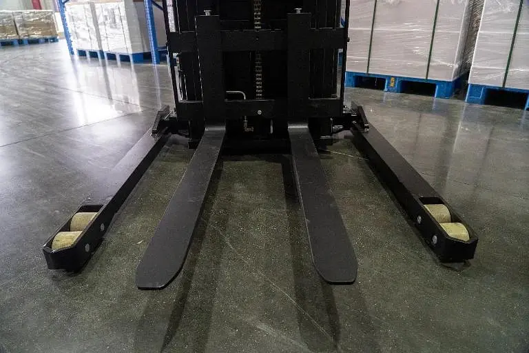Electric Pedestrian Straddle Stacker 1.2T - EP WSA121-D