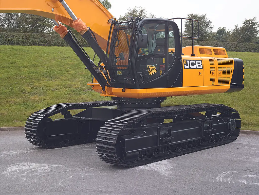 Excavadora sobre orugas JS385LC HD