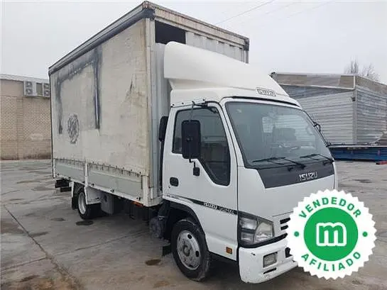Isuzu NPR88 open box truck