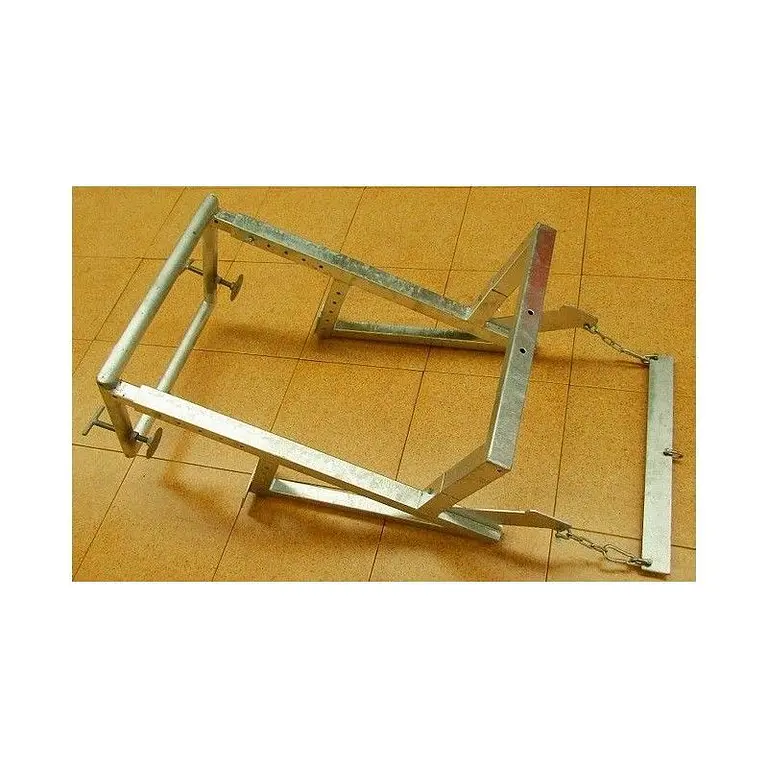 Universal support for debris