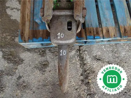 Hydraulic hammer for backhoe loaders