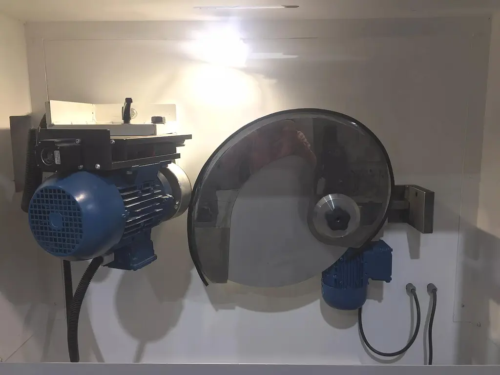 Elite JVC 700 automatic circular blade grinding machine