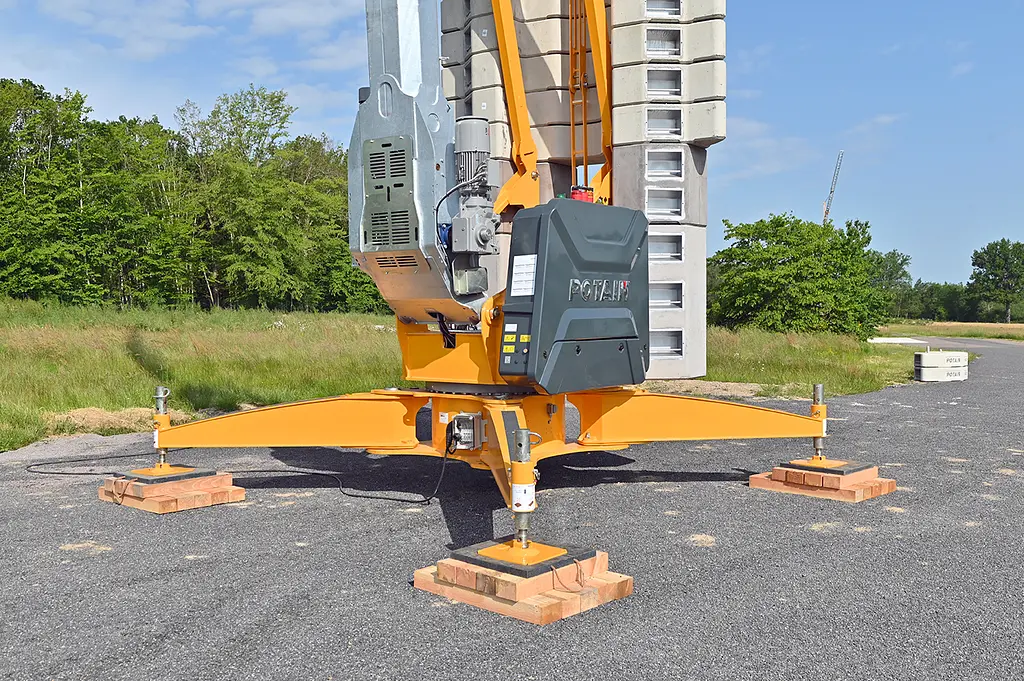 Potain Evy 30-23 4 t Self-Erecting Cranes