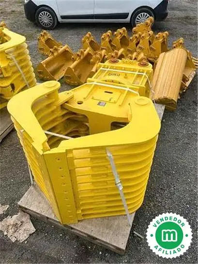 Excavator clamshell buckets for mini excavators