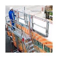 Plataforma con barandilla ajustable