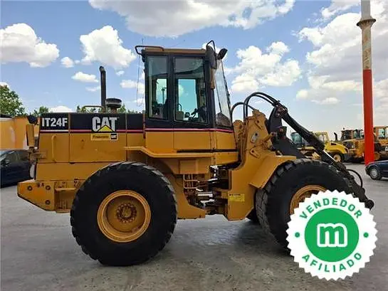 Caterpillar IT24F loader