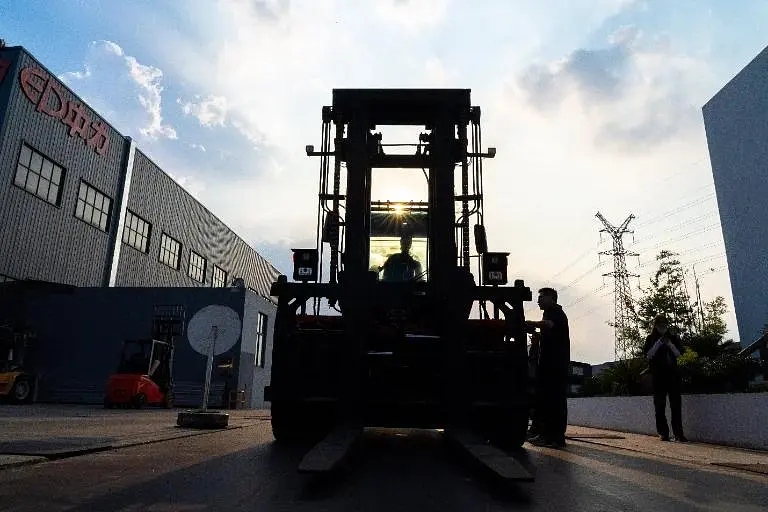 High Capacity Electric Counterbalanced Forklift 16T - EP EFL1603-HV-9