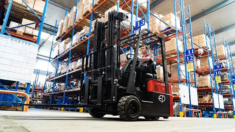 3-Wheel Dual-drive Counterbalance Forklift 1500kg - EP TVL151