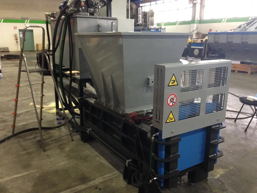Hydraulic Baler for Metals Roter