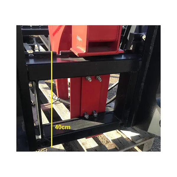 Hydraulic pine tree holder