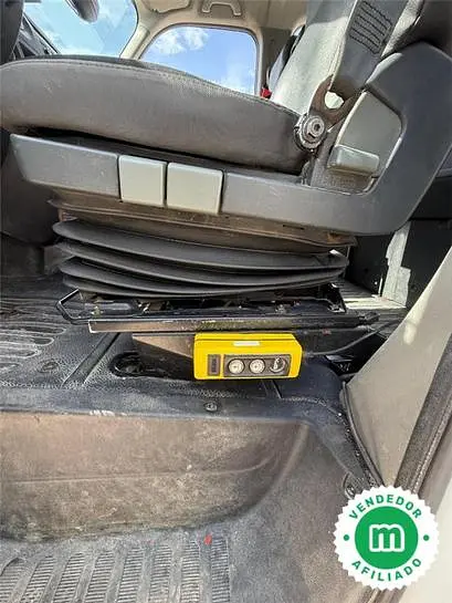 Camión basculante Renault Master DCI 125