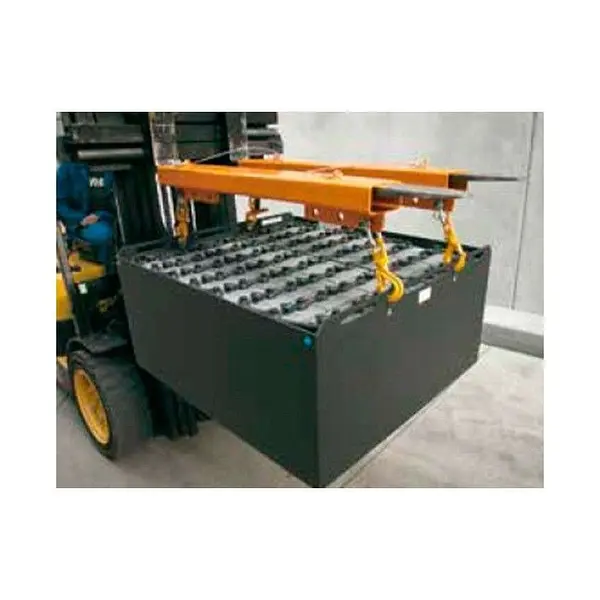 Nozzle on the forks to manipulate batteries