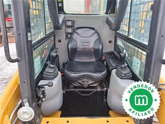 Caterpillar 216B3 mini loader