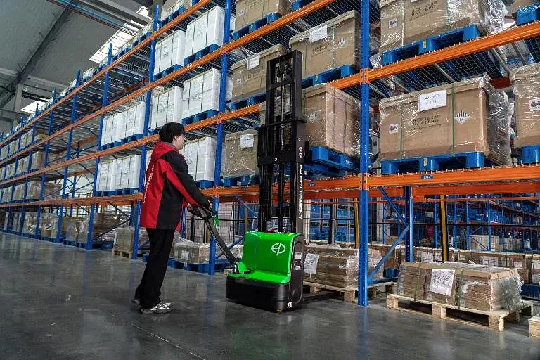 Electric Pedestrian Stacker 1500kg - DS3