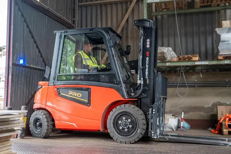 4-wheel Li-ion Counterbalance Forklift 3.5T - EFL35-PRO