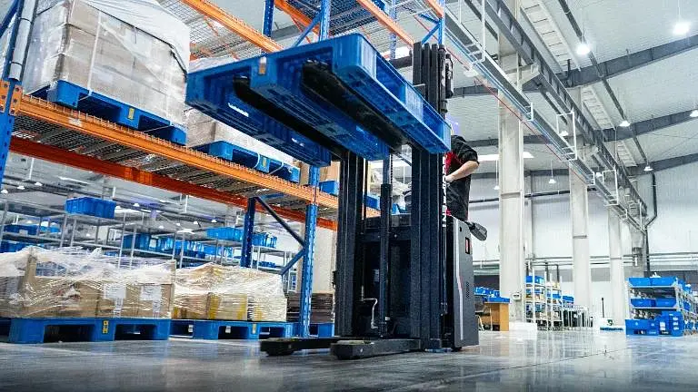 Heavy-Duty Li-ion Stacker with Foldable Platform 1.6T - EP RSL16-PRO