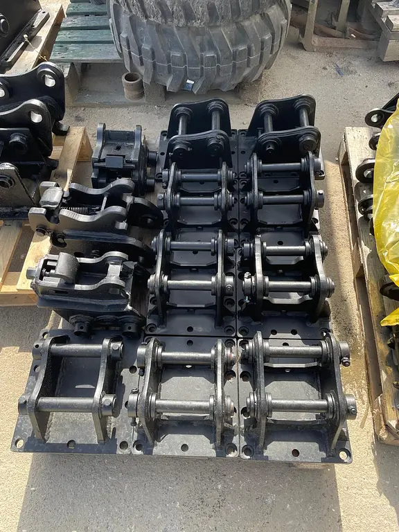 Quick hitches and supports