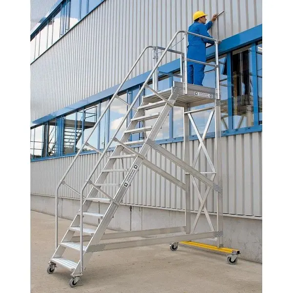 Escalera industrial desplazable con plataforma