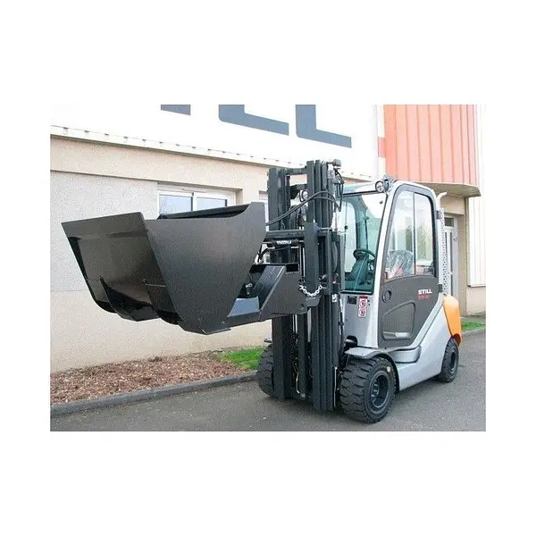 Hydraulic bucket on pallet forks