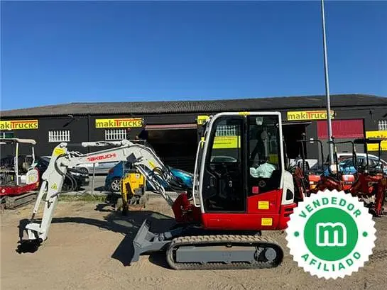 Excavadora mini Takeuchi TB230