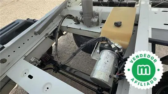 Camión basculante Renault Master DCI 125