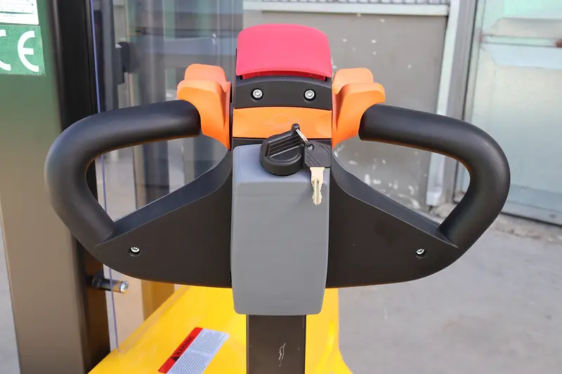 Electric stacker CL