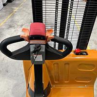 Electric stacker 1200kg to 2500mm - 24V/100Ah