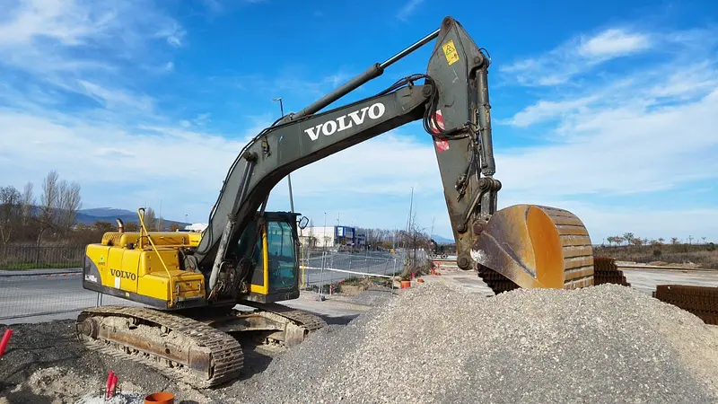 Volvo EC240 crawler excavator