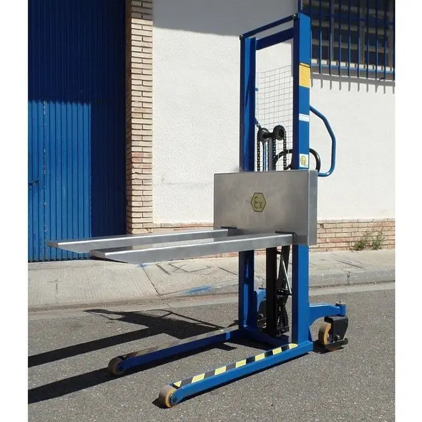 Apilador manual con Pesaje de 1000kg a 1200mm de elevación