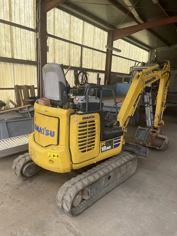 Komatsu PC18 mini excavator with quick hitch and 2 buckets