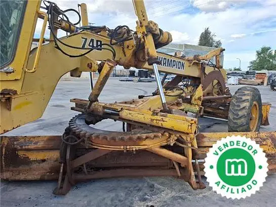 Champion G740 grader