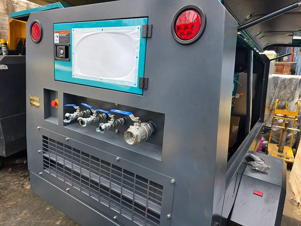 Compresor de aire rotativo de tornillo portátil Cummins diésel