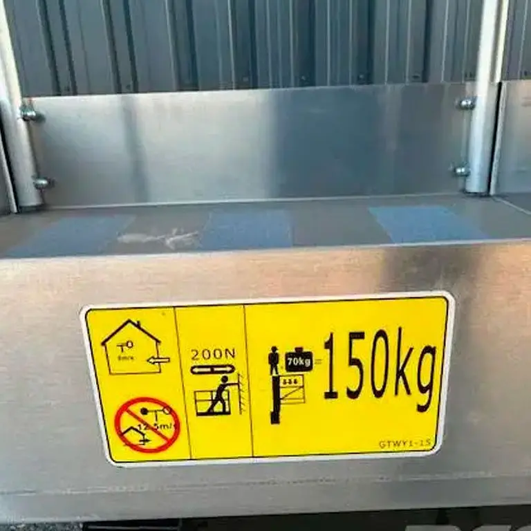 Plataforma Elevadora mástil vertical 10,4m-136kg (batería)