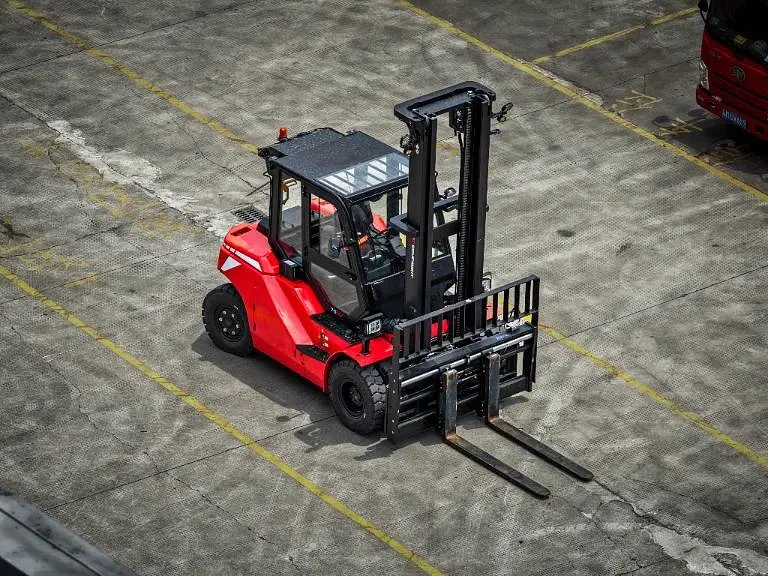 High Capacity Electric Counterbalanced Forklift 7.0T - EFL70-6-HV-PRO