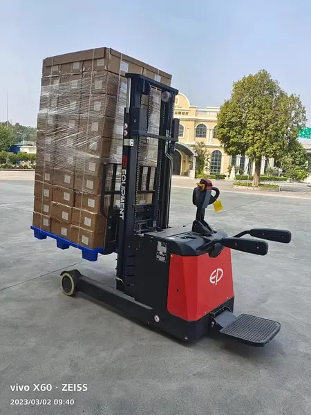 EP CQE15R Electric Reach Truck 1.5T